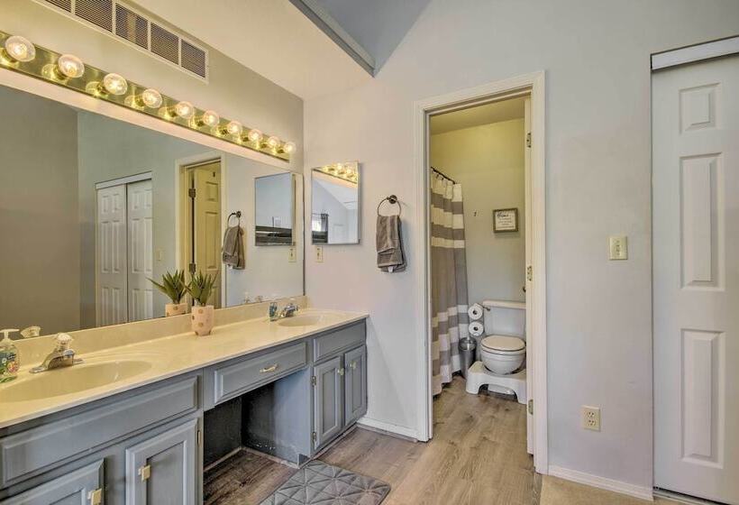 Lakefront Rocky Mount Home W/ Private Dock!