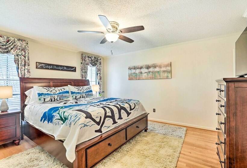 Lakeside Happiness: Home On Lake Moultrie!