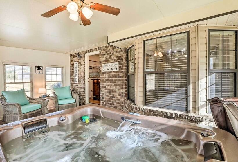 Lakeside Happiness: Home On Lake Moultrie!