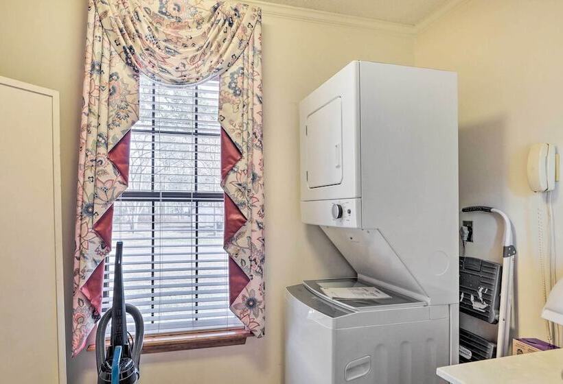 Lakeside Happiness: Home On Lake Moultrie!