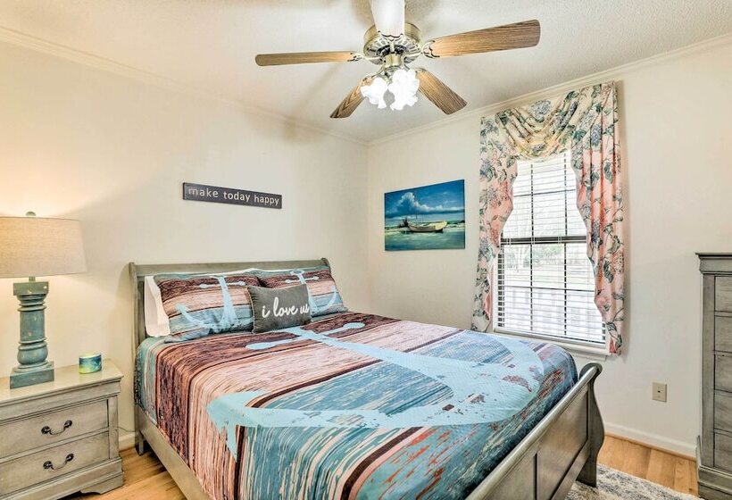 Lakeside Happiness: Home On Lake Moultrie!