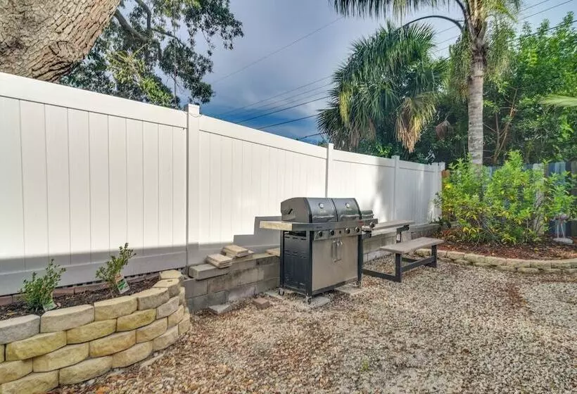 4 Mi To Dog Beach: Largo Home W/ Pool & Hot Tub!