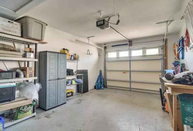 4 Mi To Dog Beach: Largo Home W/ Pool & Hot Tub!