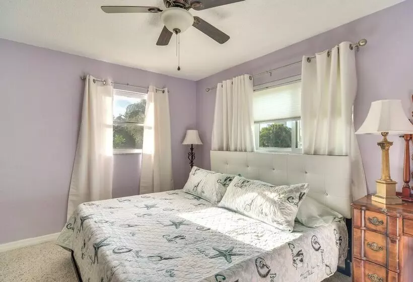 4 Mi To Dog Beach: Largo Home W/ Pool & Hot Tub!