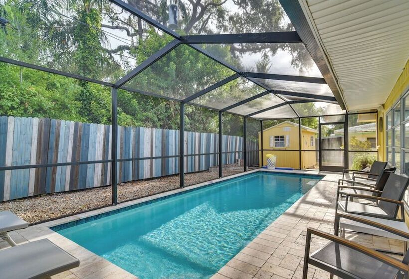 4 Mi To Dog Beach: Largo Home W/ Pool & Hot Tub!