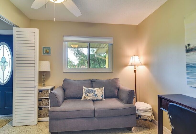 4 Mi To Dog Beach: Largo Home W/ Pool & Hot Tub!