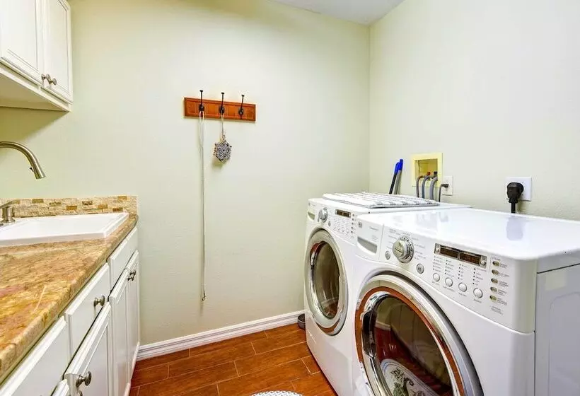 Private Bradenton Estate Home On 10 Acres W/ Pool