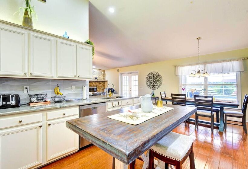 Private Bradenton Estate Home On 10 Acres W/ Pool