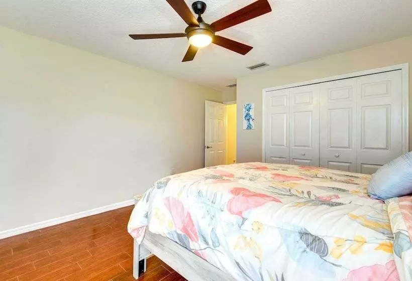 Private Bradenton Estate Home On 10 Acres W/ Pool