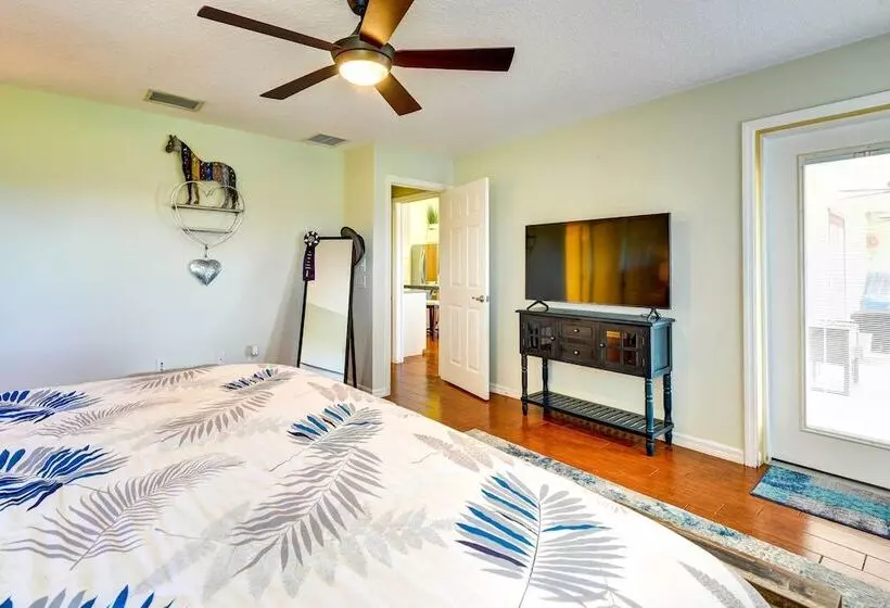 Private Bradenton Estate Home On 10 Acres W/ Pool