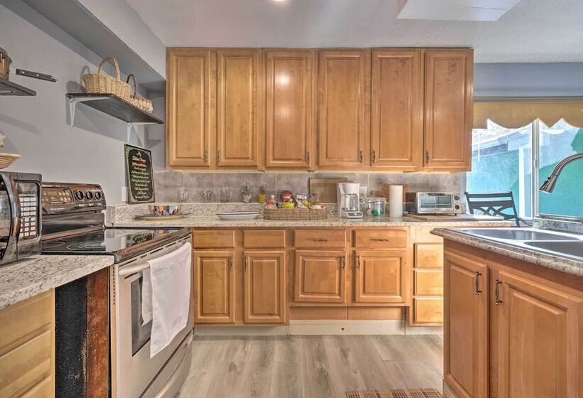 ~ 9 Mi To Universal: Orlando Retreat W/ Sun Porch!