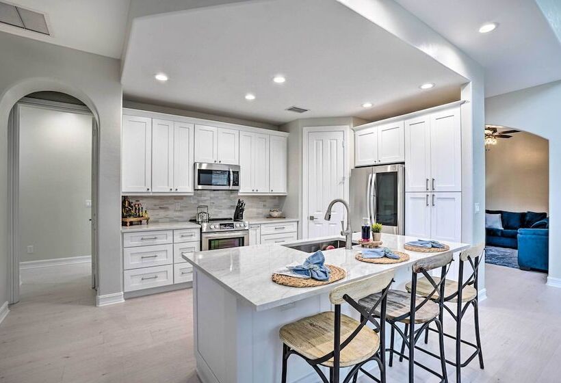 Luxury Naples Home W/ Private Pool & Hot Tub!