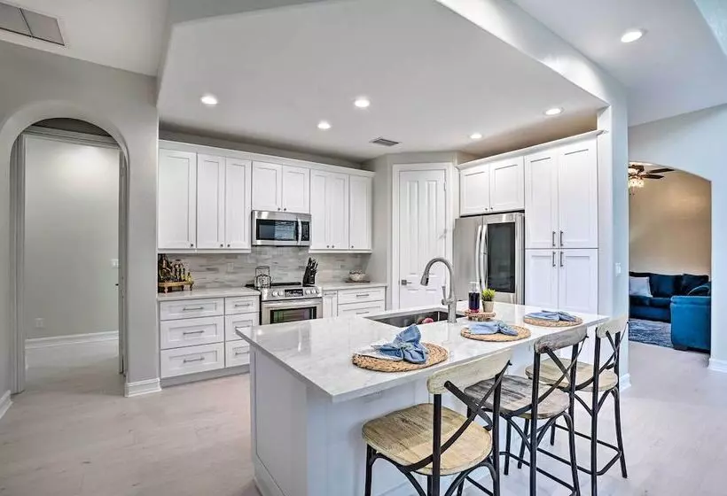 Luxury Naples Home W/ Private Pool & Hot Tub!