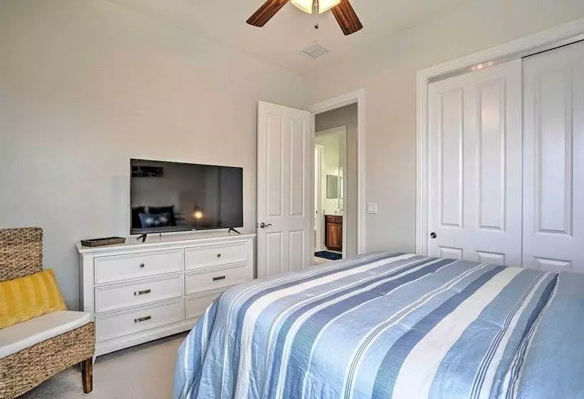 Luxury Naples Home W/ Private Pool & Hot Tub!