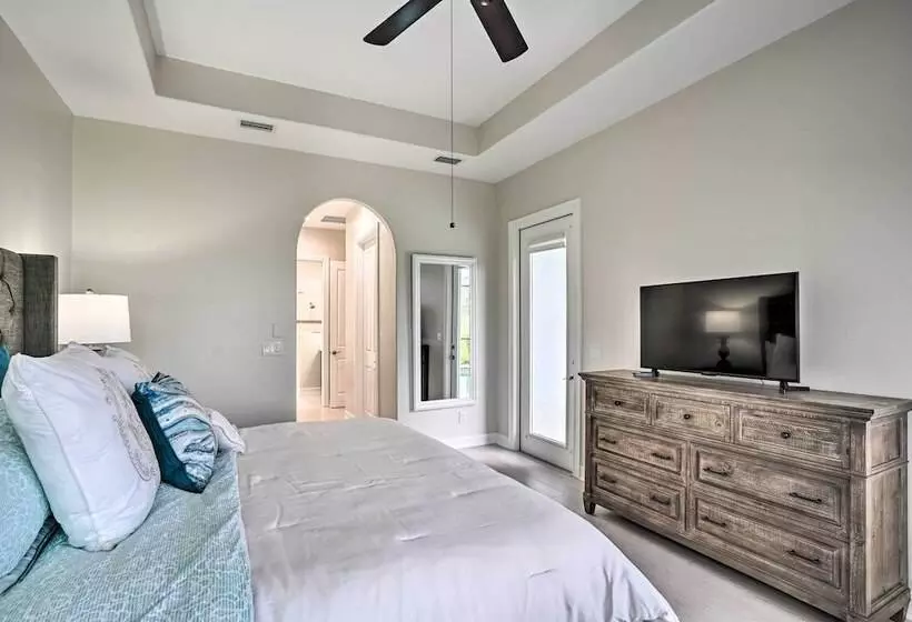 Luxury Naples Home W/ Private Pool & Hot Tub!