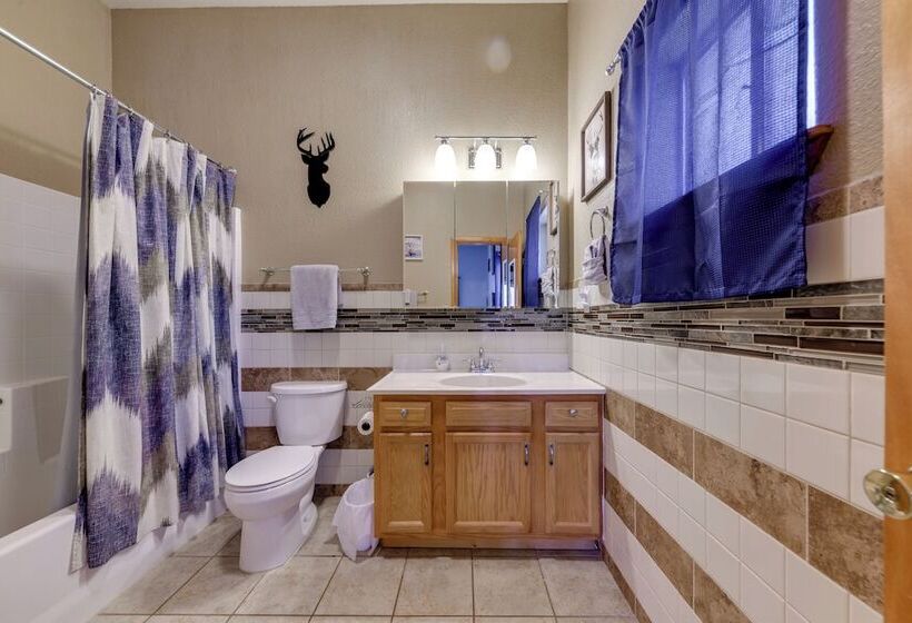 Majestic Pines  Ruidoso Retreat W/ New Hot Tub!