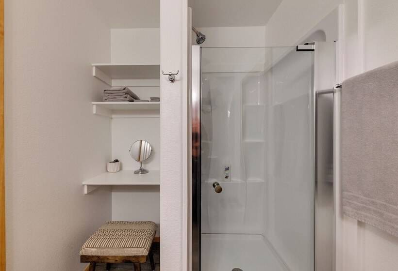 Majestic Pines  Ruidoso Retreat W/ New Hot Tub!