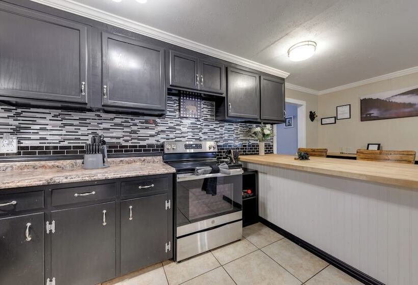 Majestic Pines  Ruidoso Retreat W/ New Hot Tub!