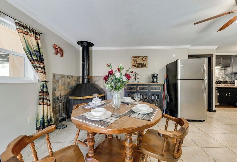 Majestic Pines  Ruidoso Retreat W/ New Hot Tub!