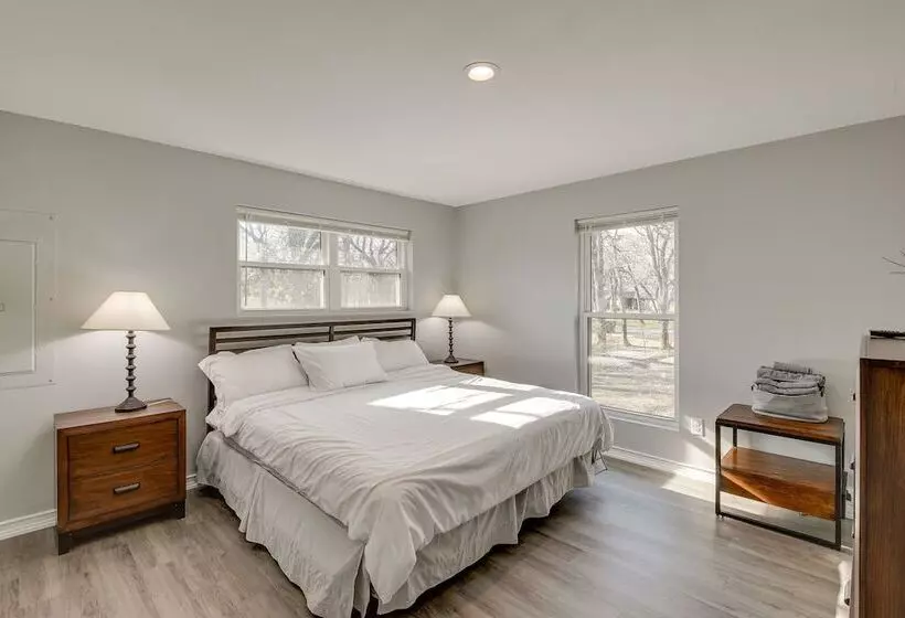 Modern Flower Mound Home < 2 Mi To River Walk