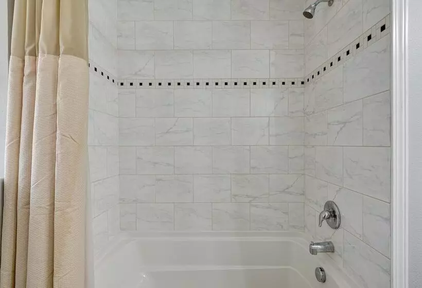 Modern Flower Mound Home < 2 Mi To River Walk