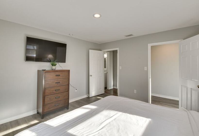 Modern Flower Mound Home < 2 Mi To River Walk