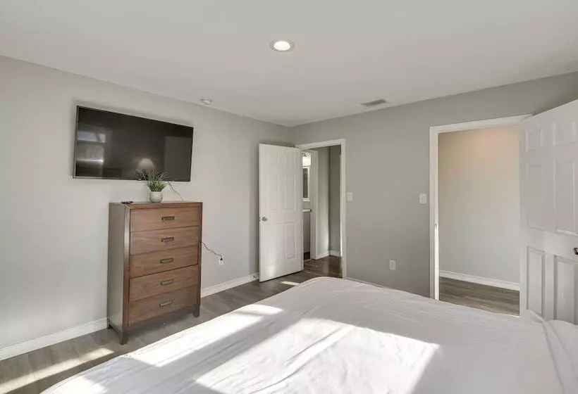 Modern Flower Mound Home < 2 Mi To River Walk