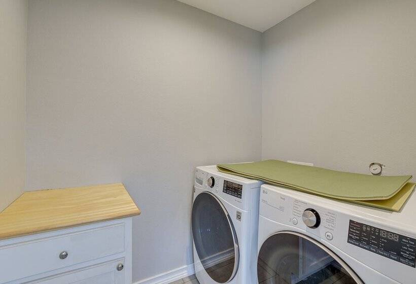 Modern Flower Mound Home < 2 Mi To River Walk