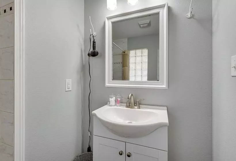 Modern Flower Mound Home < 2 Mi To River Walk