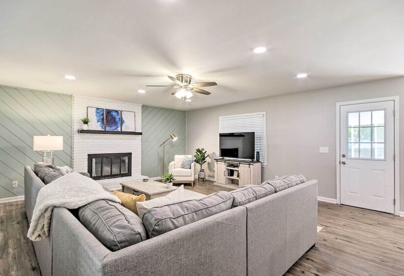 Modern Lexington Retreat W/ Backyard & Pool!