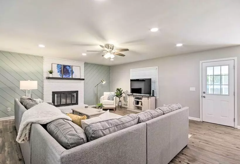 Modern Lexington Retreat W/ Backyard & Pool!