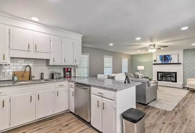 Modern Lexington Retreat W/ Backyard & Pool!