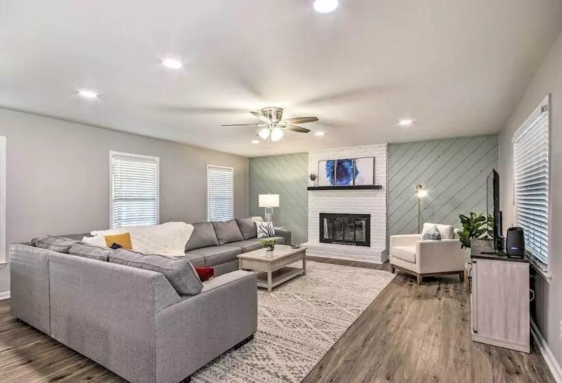 Modern Lexington Retreat W/ Backyard & Pool!