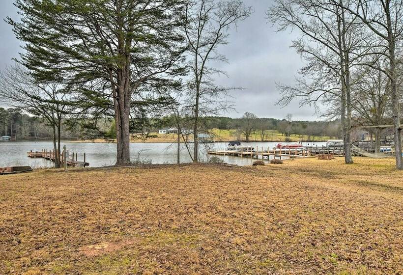 Modern Waterfront Home W/ Dock On Lake Bowen!