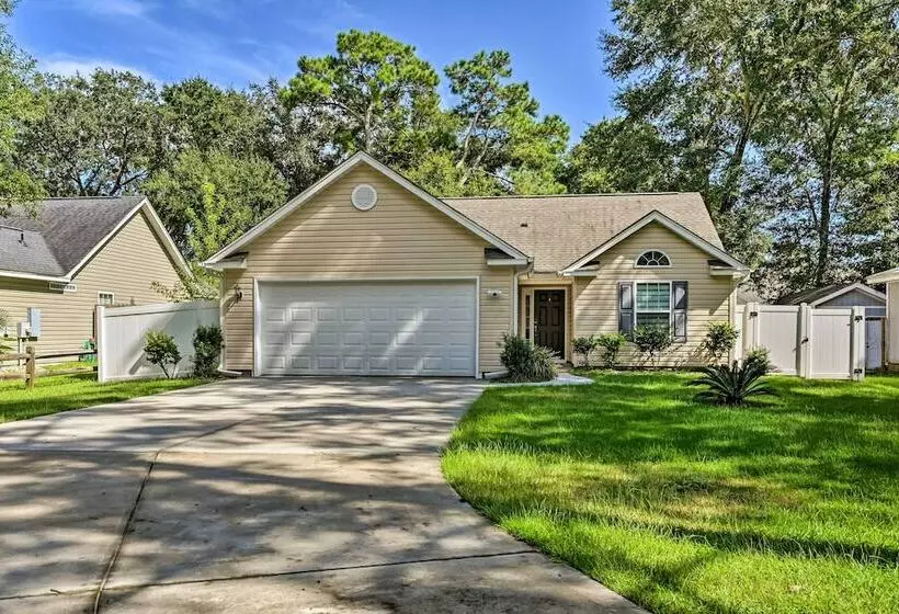Murrells Inlet Home W/ Patio ~ 3 Mi To Beach!