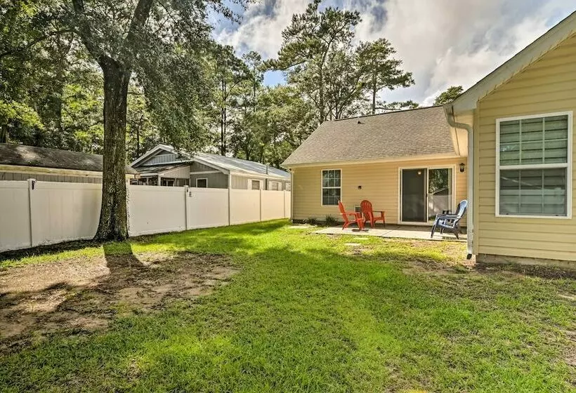 Murrells Inlet Home W/ Patio ~ 3 Mi To Beach!