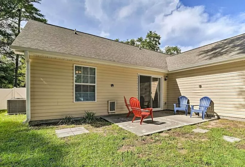 Murrells Inlet Home W/ Patio ~ 3 Mi To Beach!