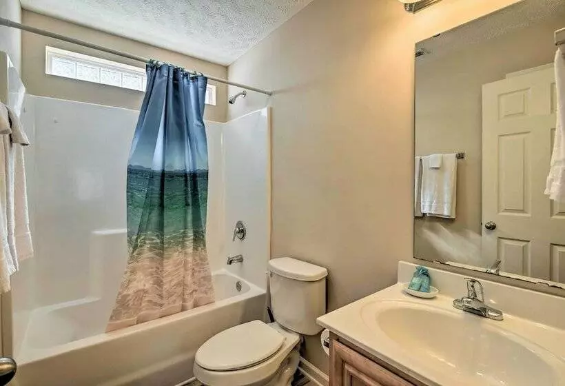 Murrells Inlet Home W/ Patio ~ 3 Mi To Beach!