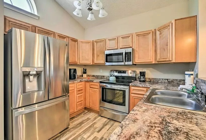 Murrells Inlet Home W/ Patio ~ 3 Mi To Beach!