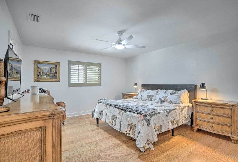 Naples Home W/ Private Pool: 6 Mi To Dtwn!