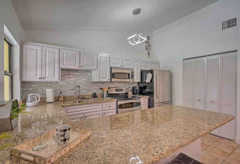 Naples Home W/ Private Pool: 6 Mi To Dtwn!