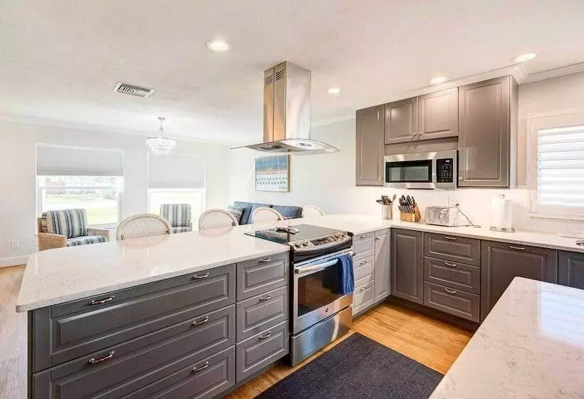 Naples Vacation Home: Private Pool + Hot Tub!