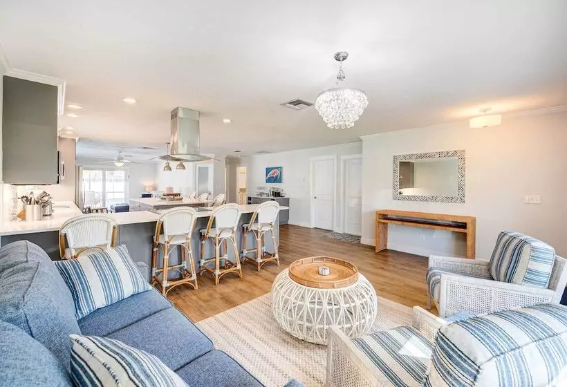 Naples Vacation Home: Private Pool + Hot Tub!