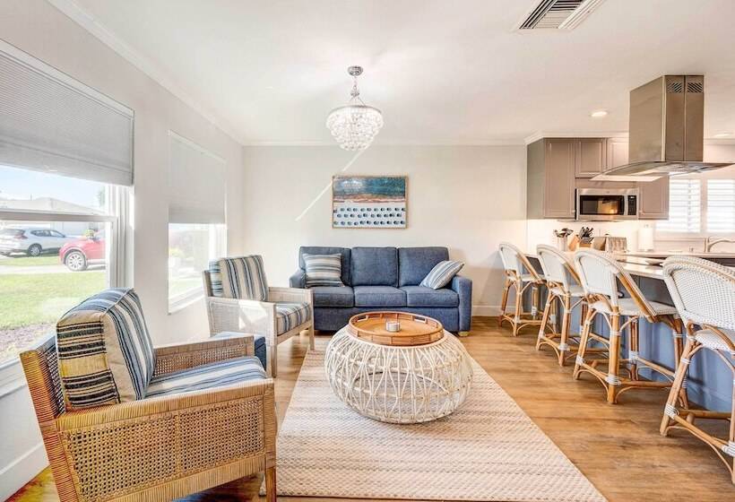 Naples Vacation Home: Private Pool + Hot Tub!