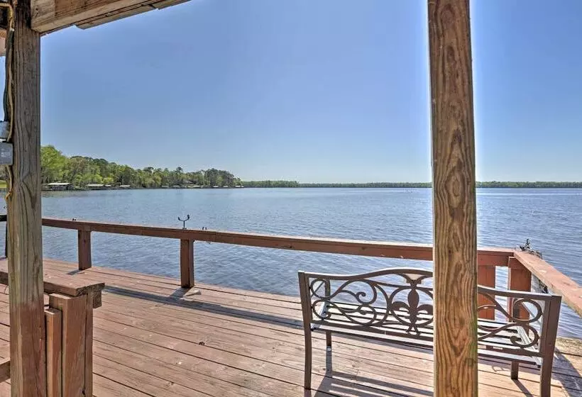 Peaceful Escape W/ Boat Dock On Lake Talquin!