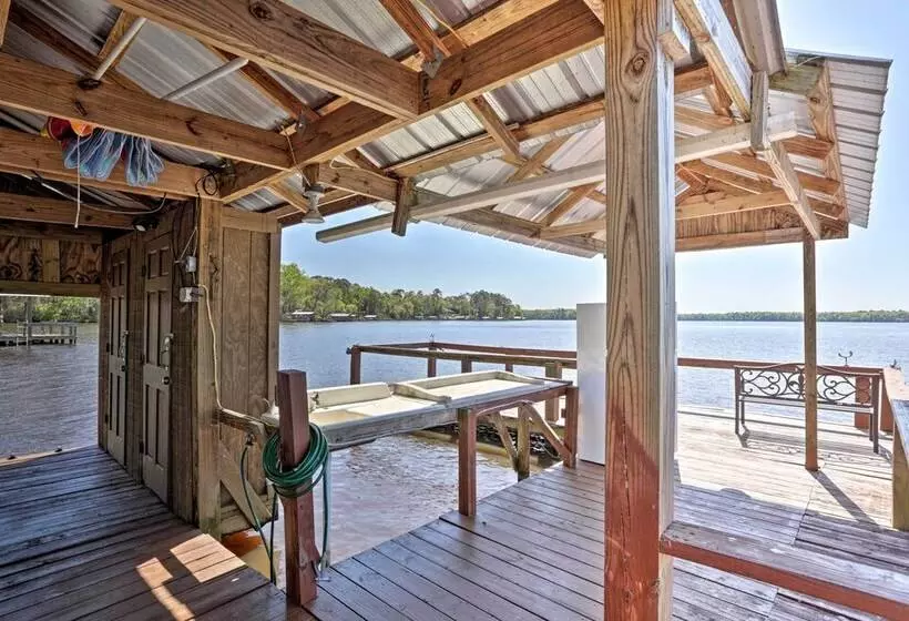Peaceful Escape W/ Boat Dock On Lake Talquin!