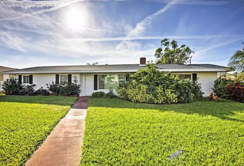 Pet Friendly Daytona Beach Home, Walk To The Ocean