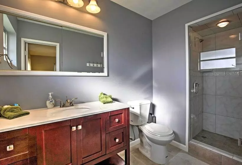 Pet Friendly Daytona Beach Home, Walk To The Ocean