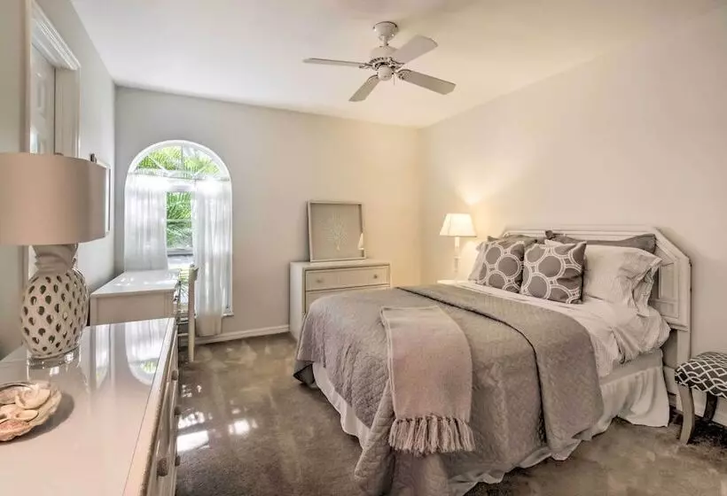 Pet Friendly Home In Vero Beach, 1 Mi To Beach!