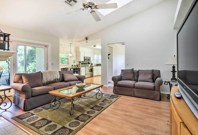 Pet Friendly Home In Vero Beach, 1 Mi To Beach!